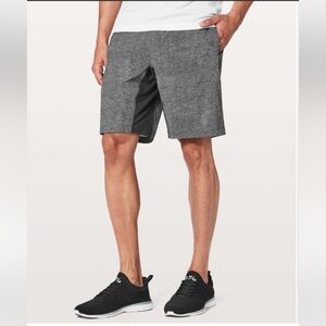 Lululemon T.H.E. Short Linerless 9"
Heathered Grey Deep Coal Mens Size L